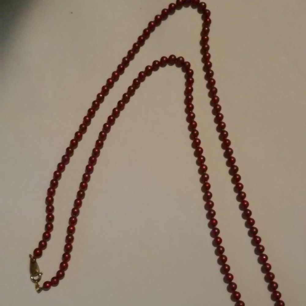Necklace Small Purple Beads Gold CLasp Hangs Hangs 15 1/2"